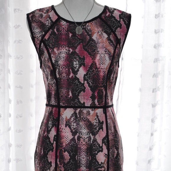 Jennifer Lopez Dresses & Skirts - Lennifer Lopez snake skin print dress Sz 6